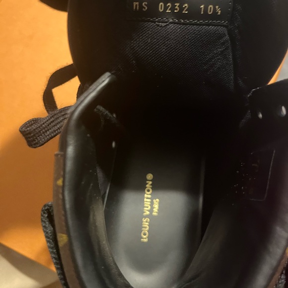 Brand New Authentic Louis Vuitton sneakers - Picture 3 of 5